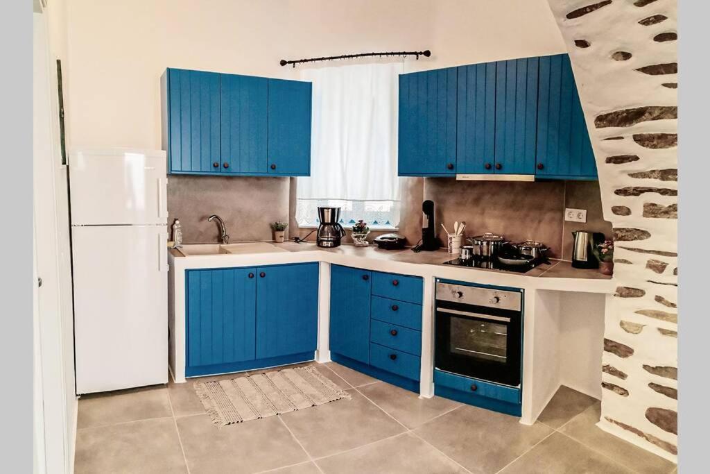 House Blue Apartment Kostos